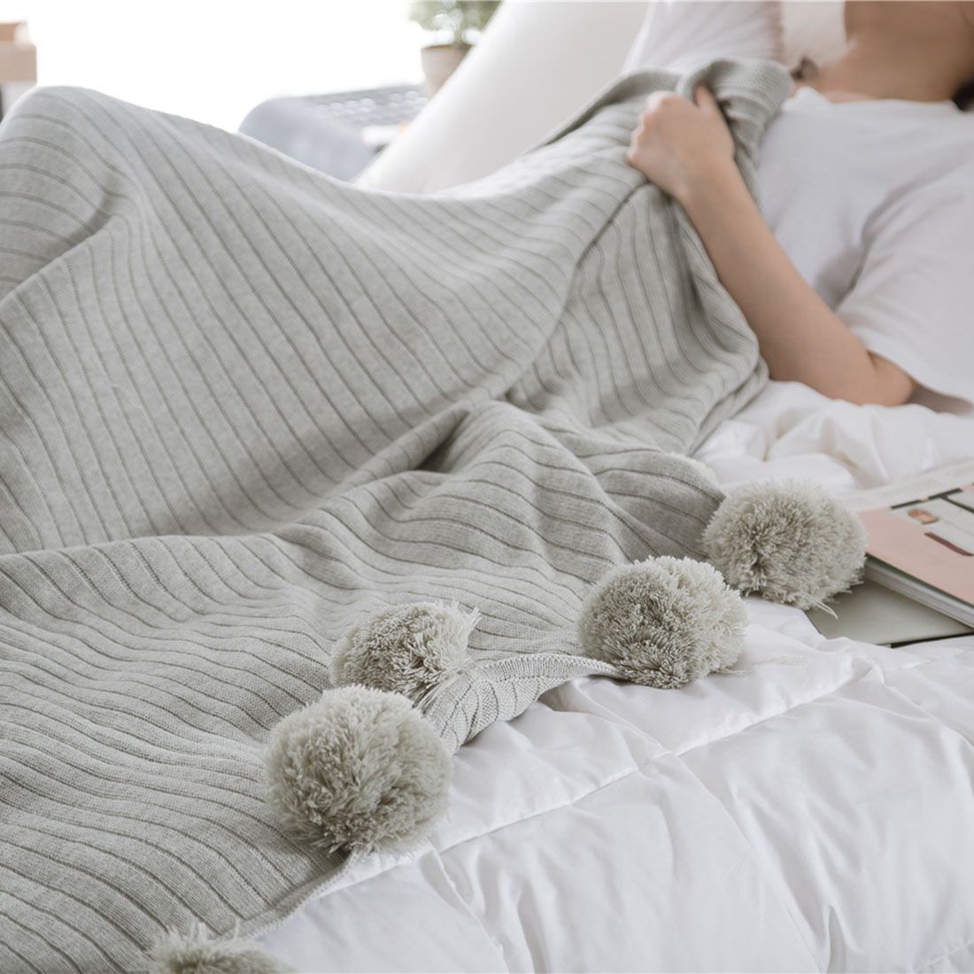 Throw Blanket Gray 90x90cm Cotton Knitted Pom Pom Throw Blanket for Sofa Bed Car Camping